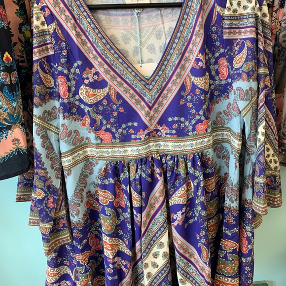 Umgee Plum Paisley V Neck Dress - Picture 2 of 4